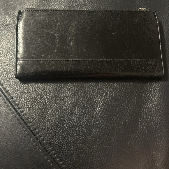 HOBO Black Leather Wallet - Picture 5 of 10